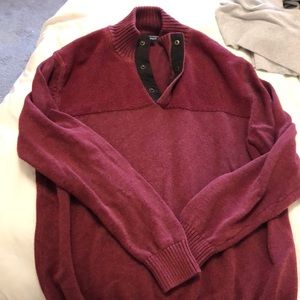 NWOT men’s Roundtree & Yorke red pullover!